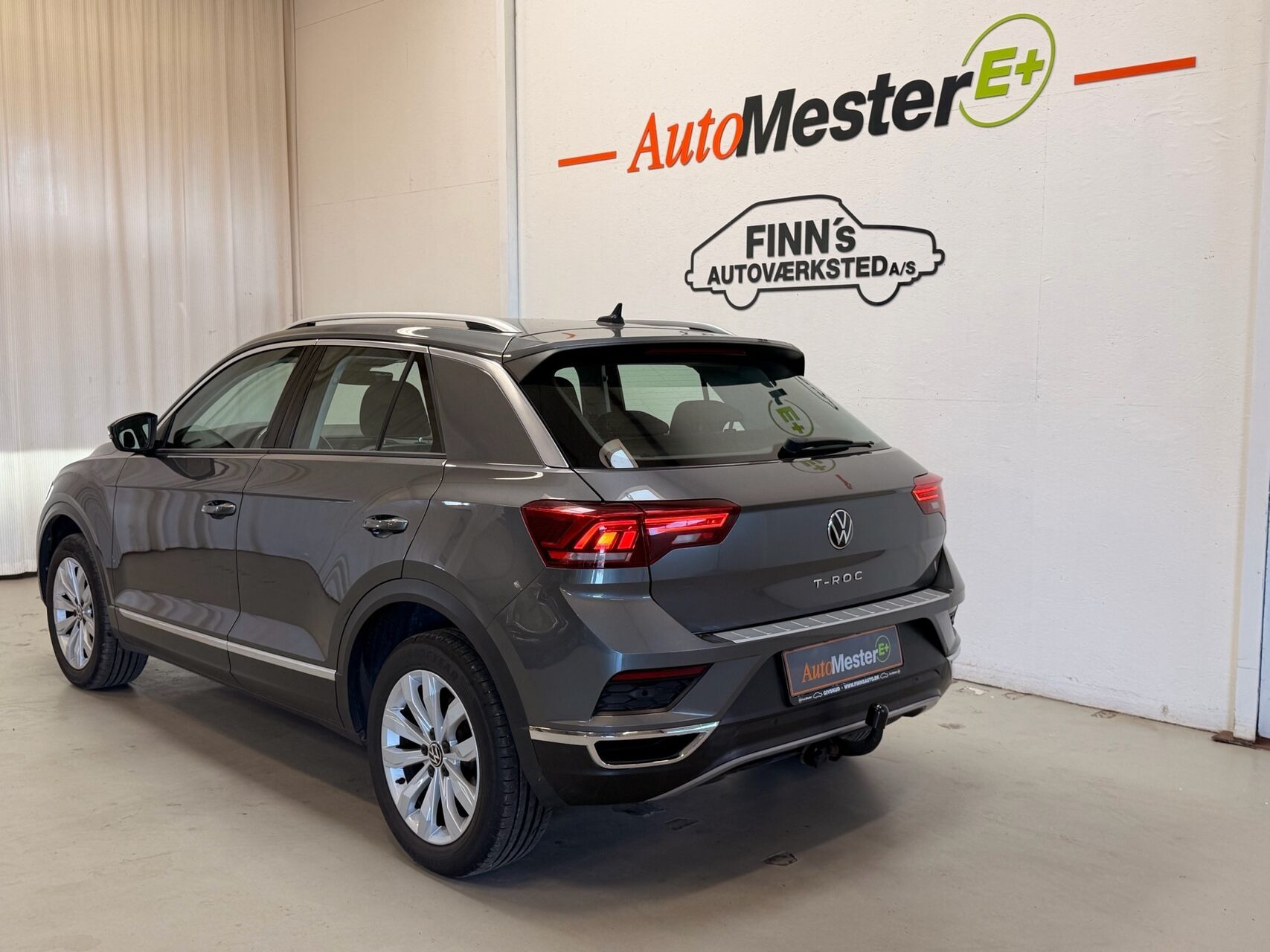 Grå VW T-Roc fra 2021