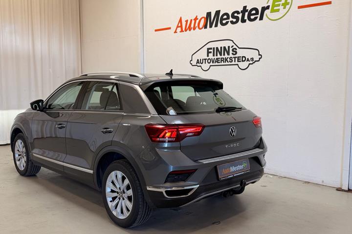 Grå VW T-Roc fra 2021
