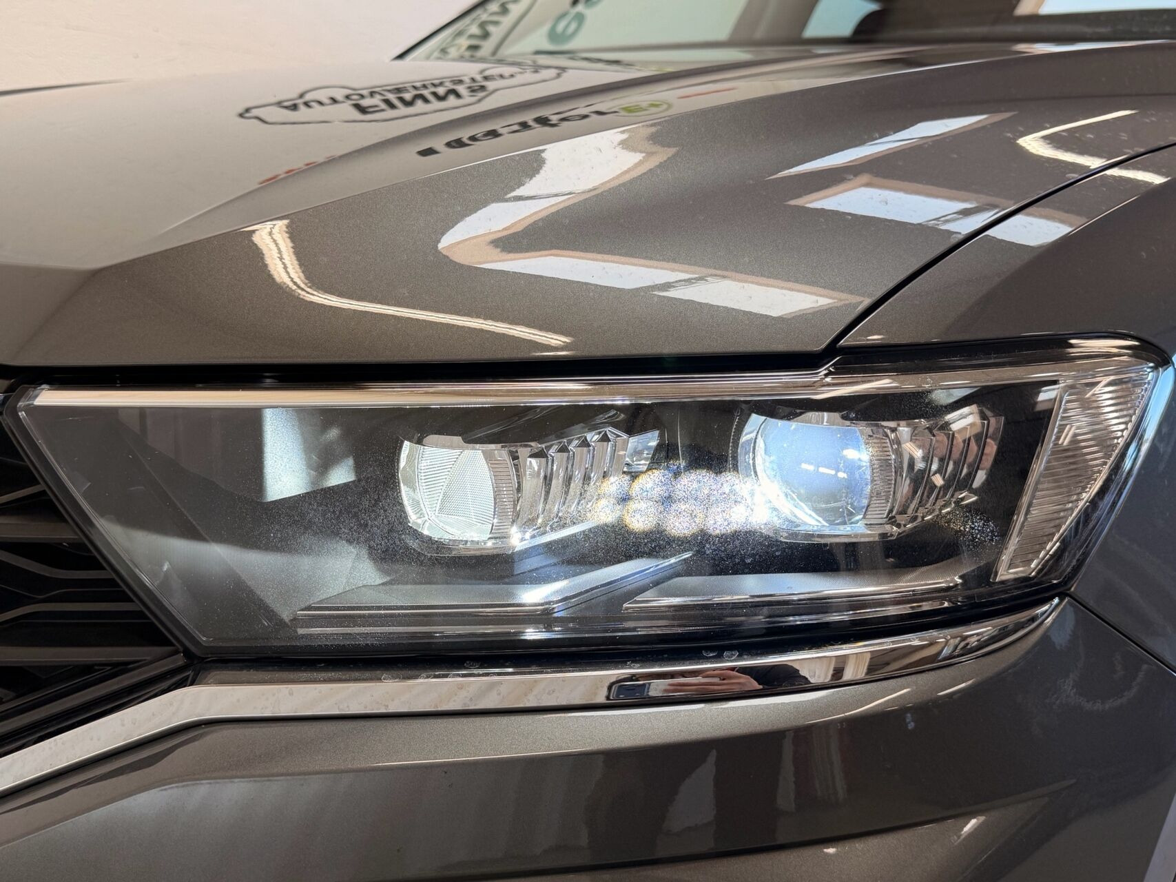 Grå VW T-Roc fra 2021
