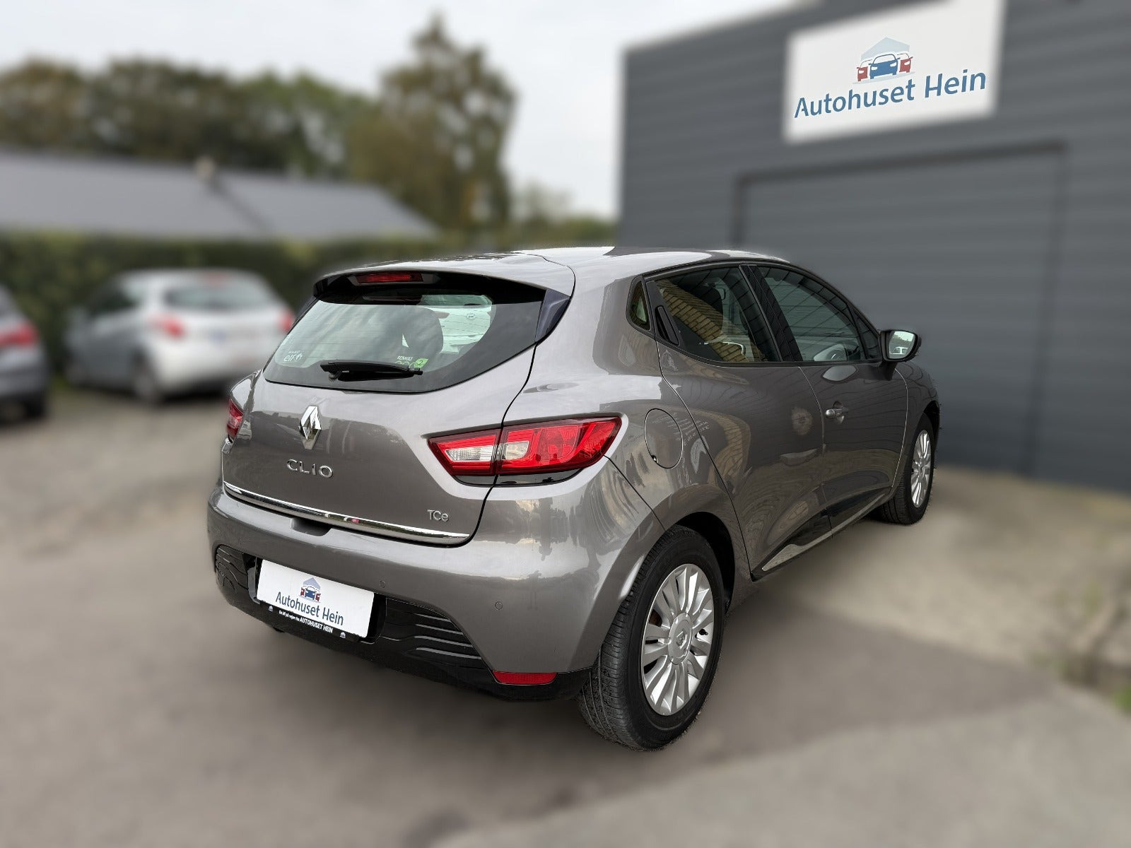Grå Renault Clio IV fra 2016