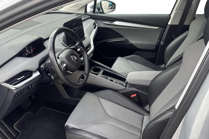 Sølv Skoda Enyaq fra 2024