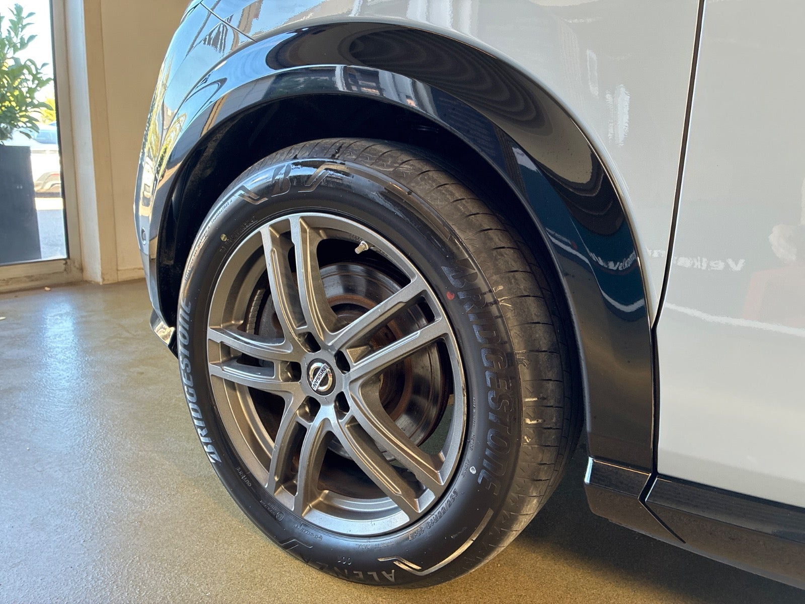 Grå Nissan Ariya fra 2022