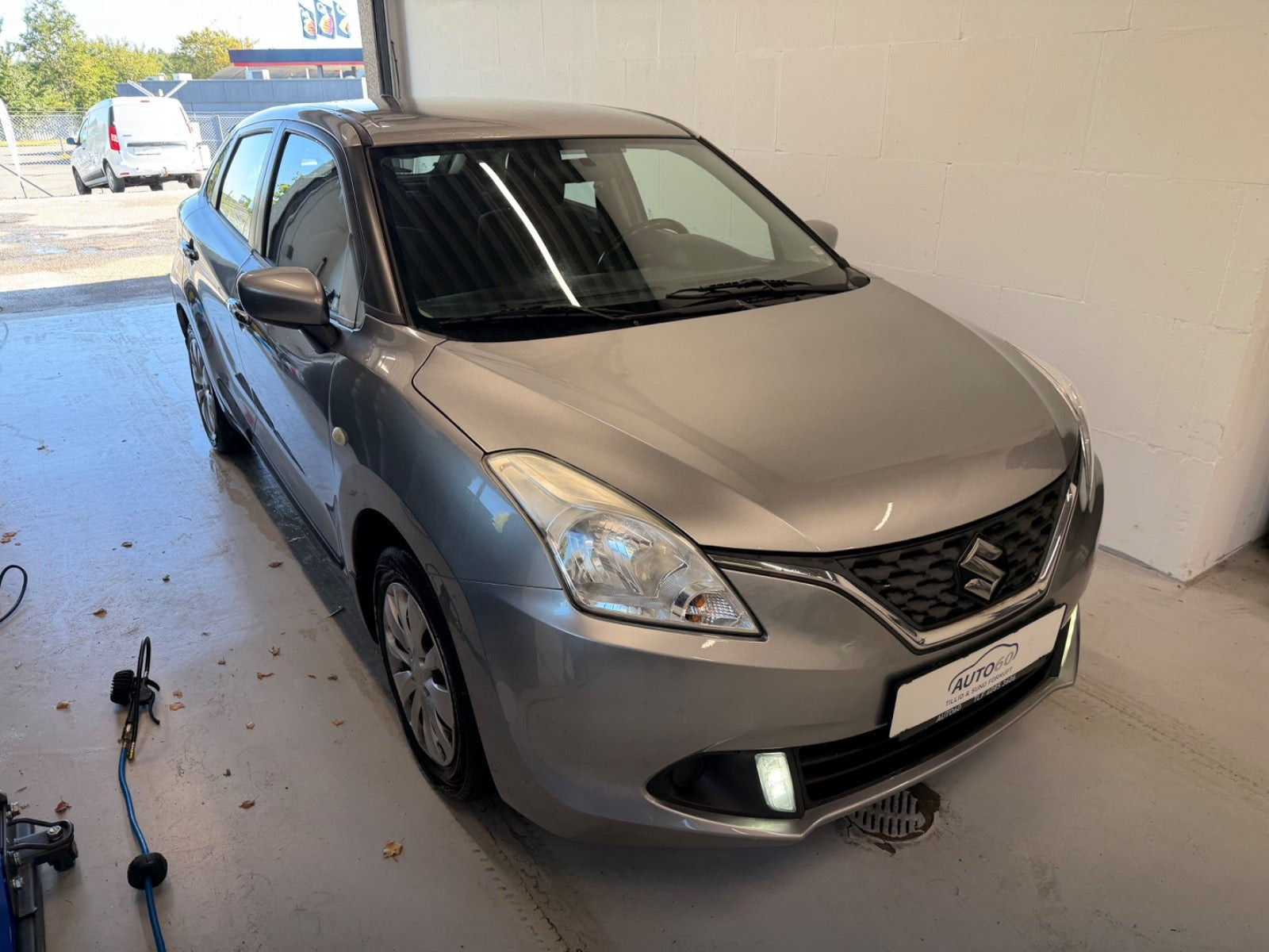 Grå Suzuki Baleno fra 2016