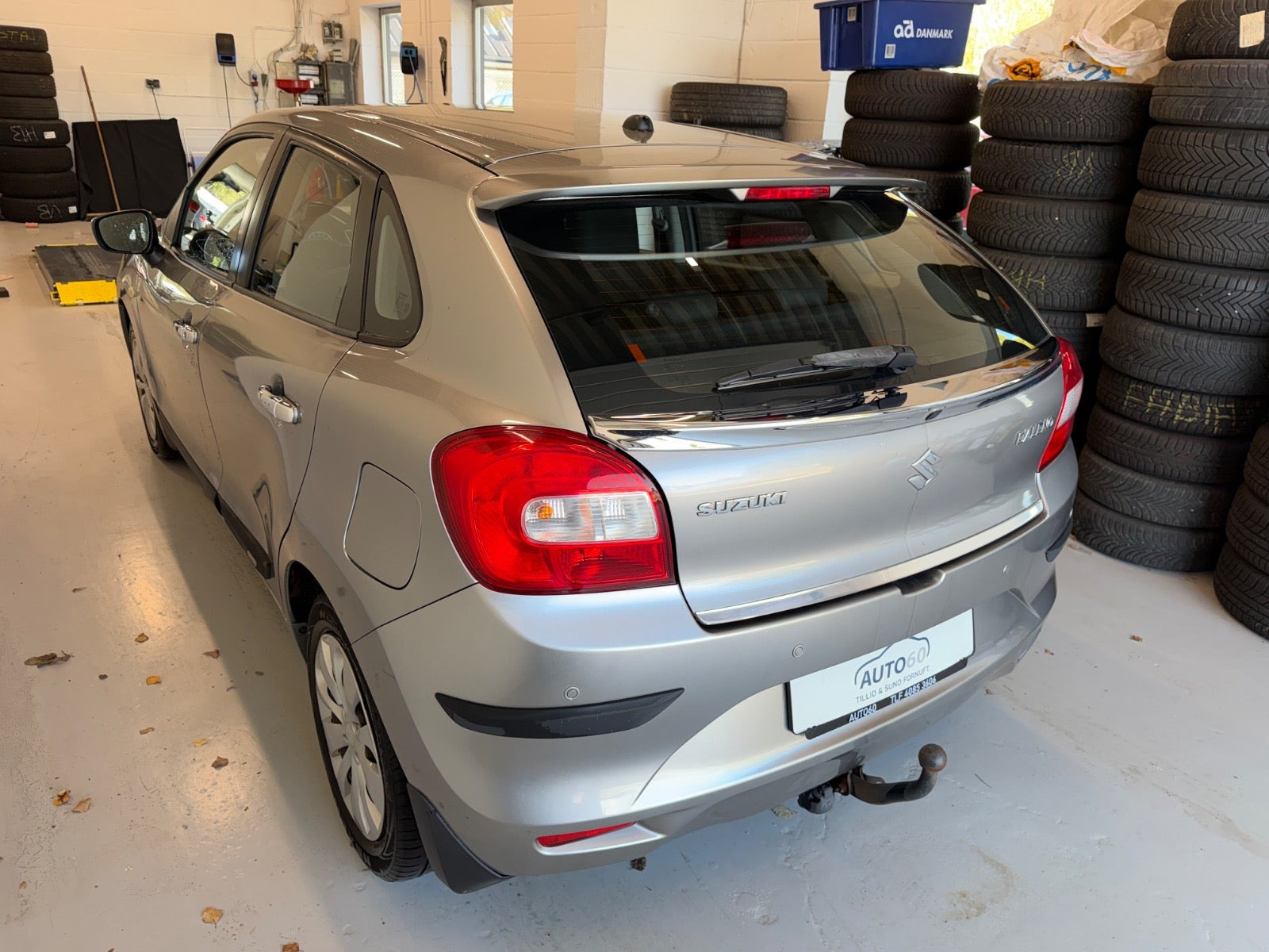 Grå Suzuki Baleno fra 2016