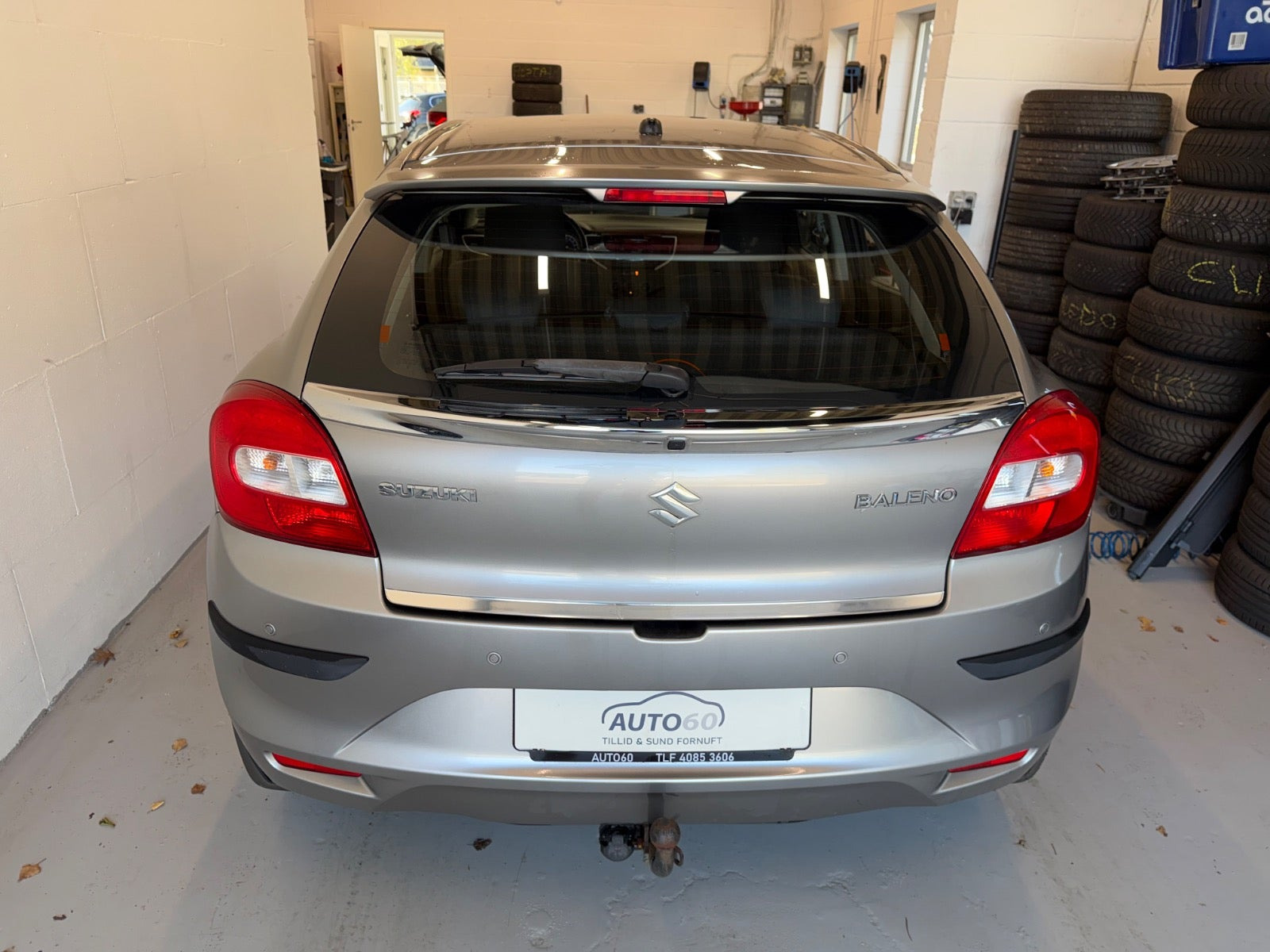 Grå Suzuki Baleno fra 2016