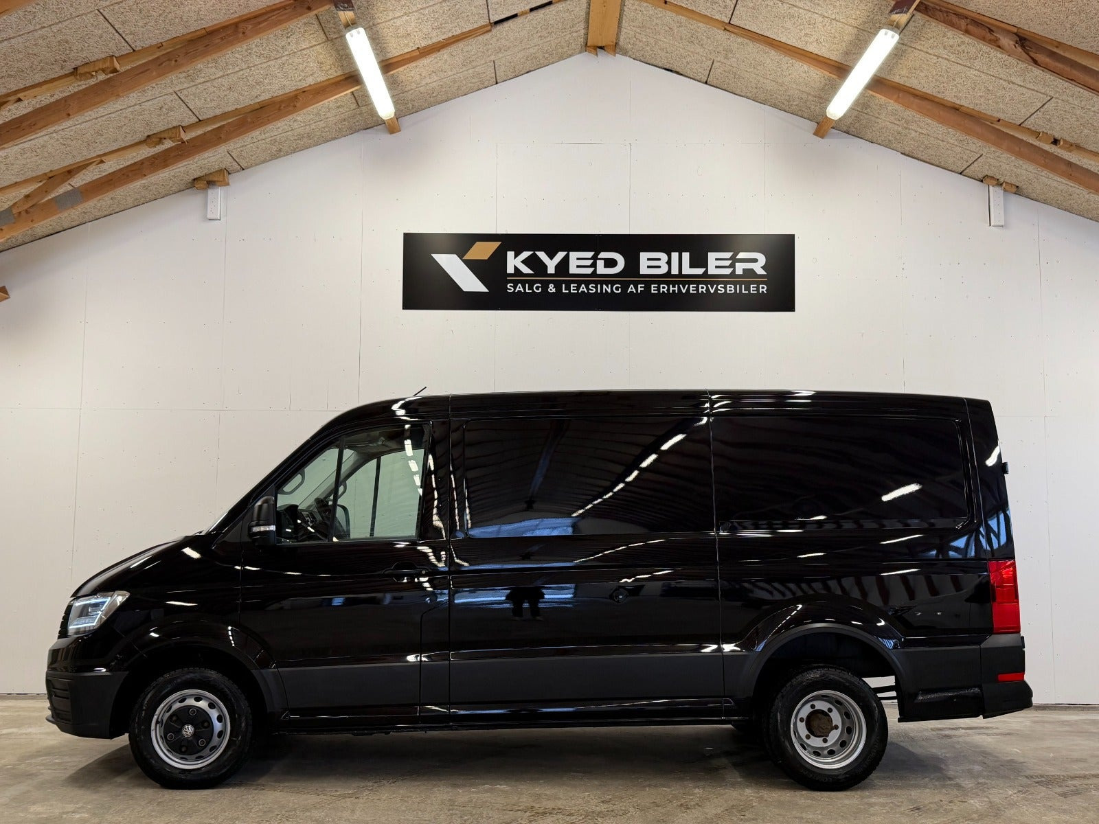 Sort VW Crafter 35 fra 2020