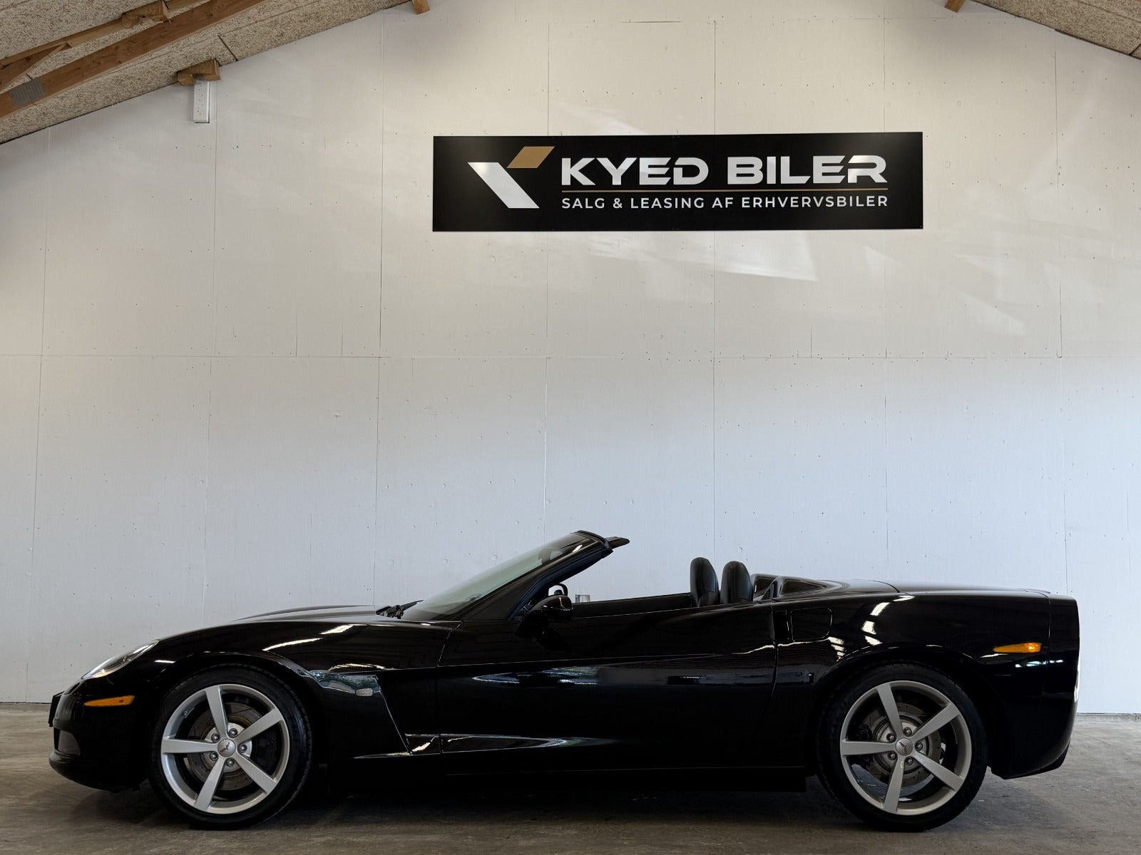 Sort Corvette C6 fra 2008