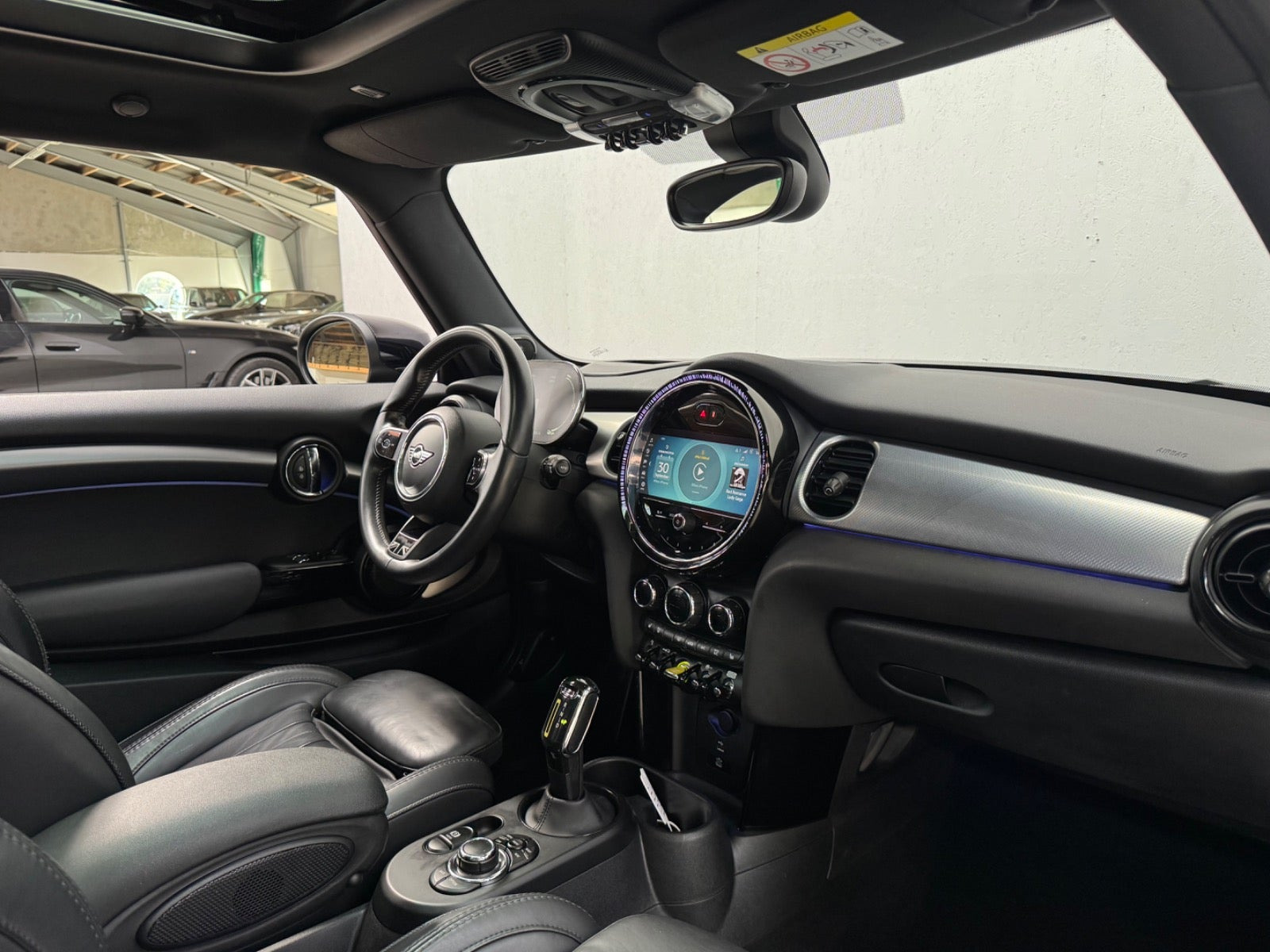 Blå Mini Cooper SE fra 2022