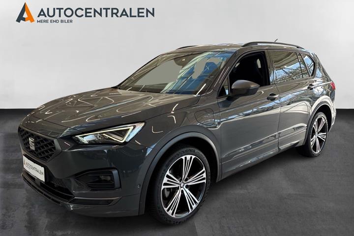 Grå Seat Tarraco fra 2022 set udefra