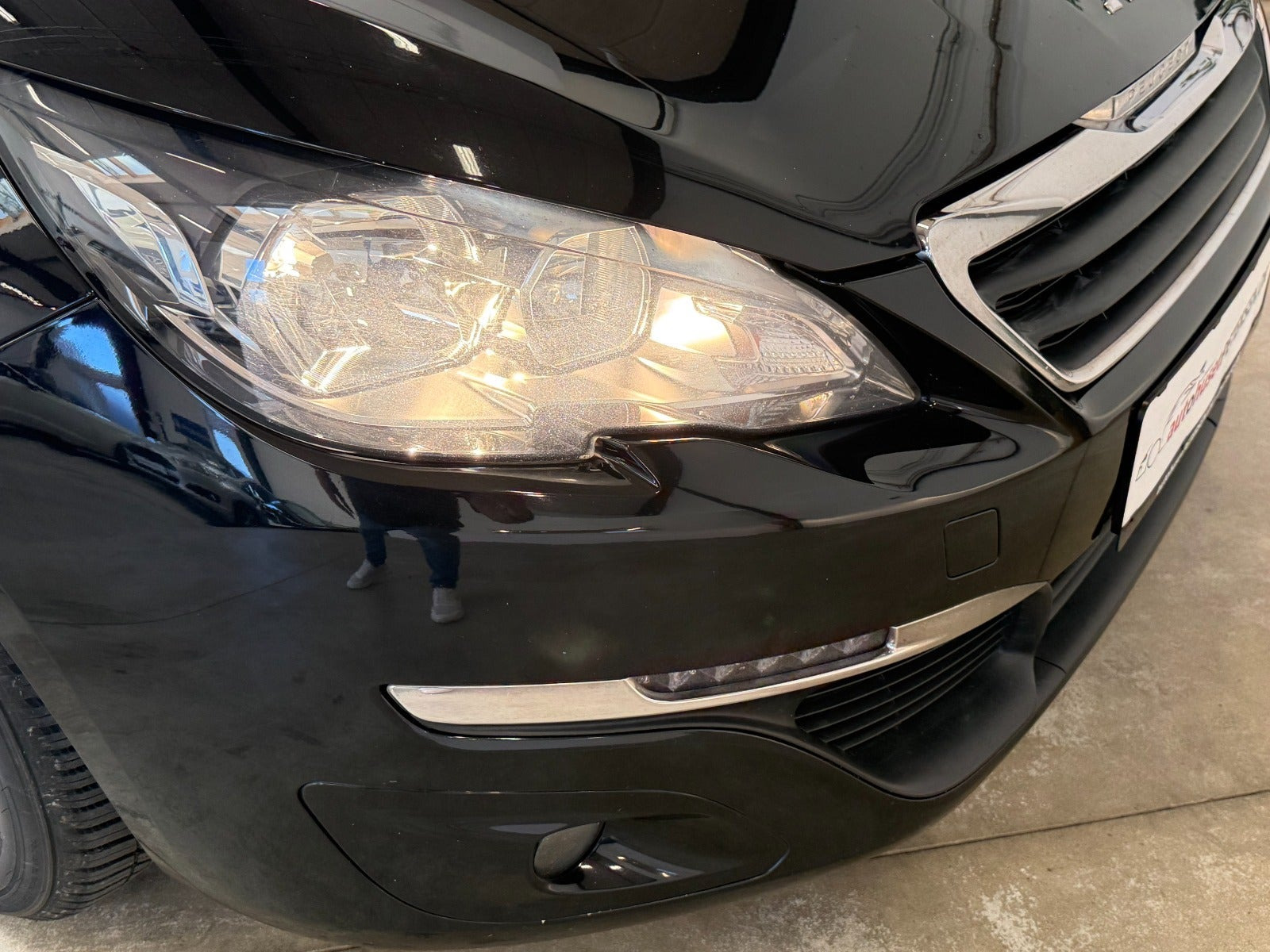 Sort Peugeot 308 fra 2016