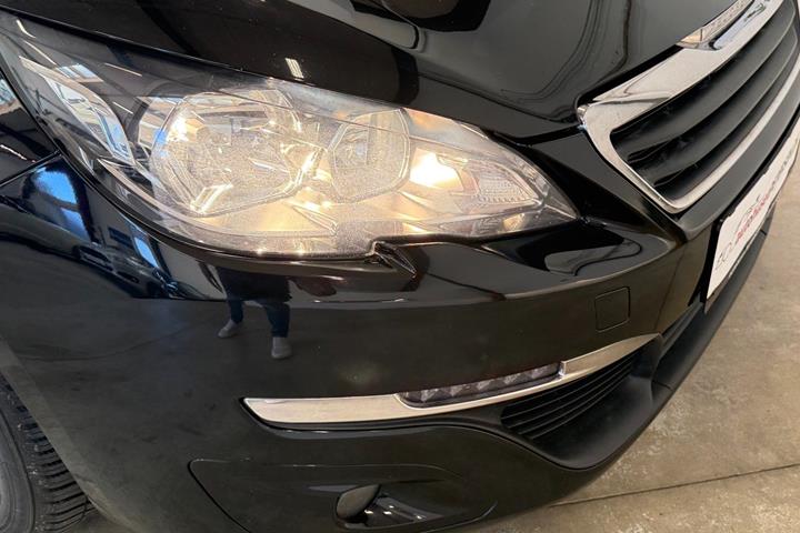 Sort Peugeot 308 fra 2016