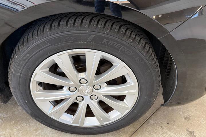 Sort Peugeot 308 fra 2016