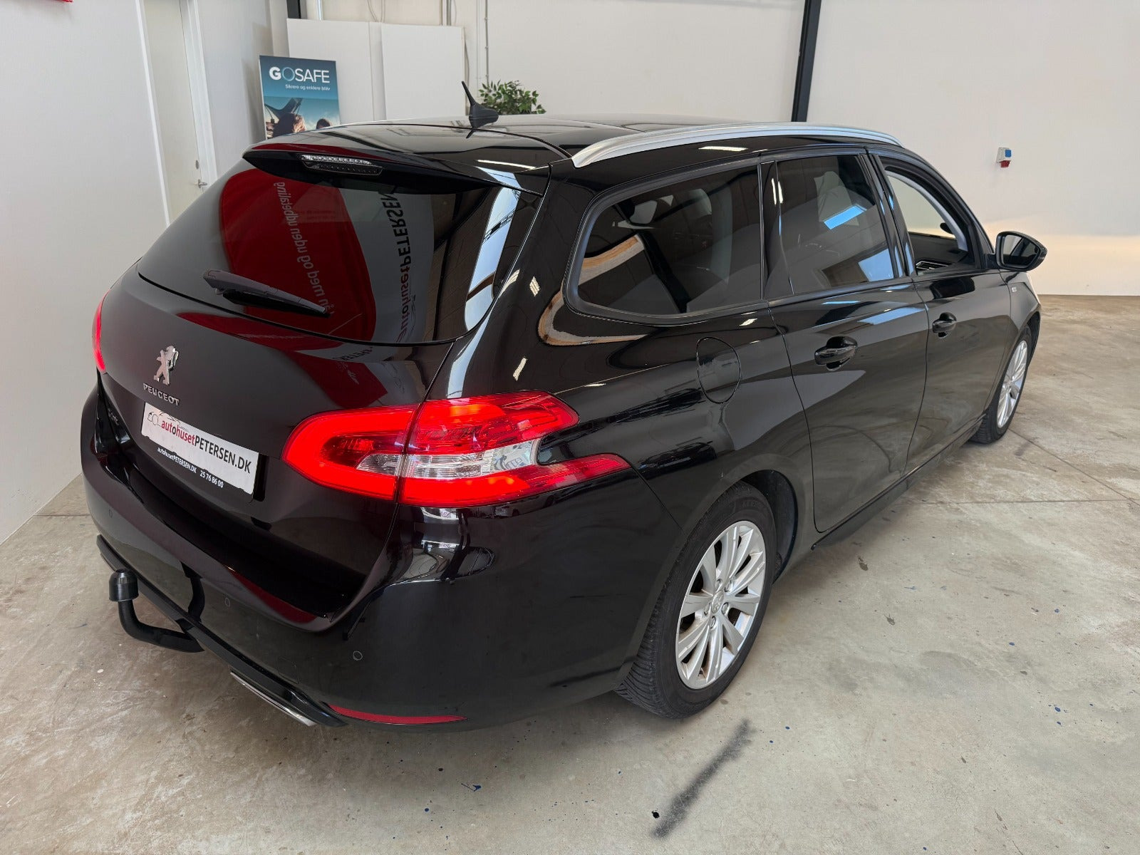 Sort Peugeot 308 fra 2016