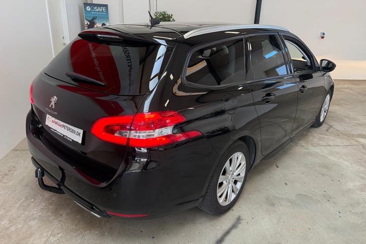 Sort Peugeot 308 fra 2016