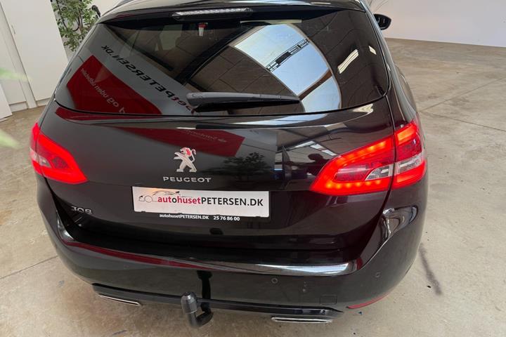 Sort Peugeot 308 fra 2016