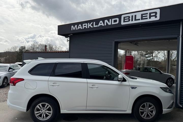 Hvid Mitsubishi Outlander fra 2018