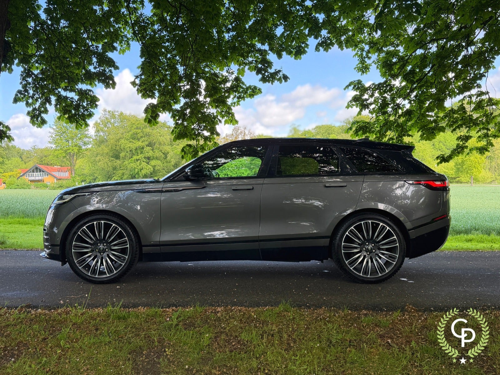 Grå Land Rover Range Rover Velar fra 2018
