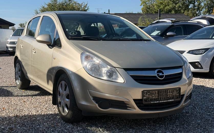 Opel Corsa 1,2 16V Essentia