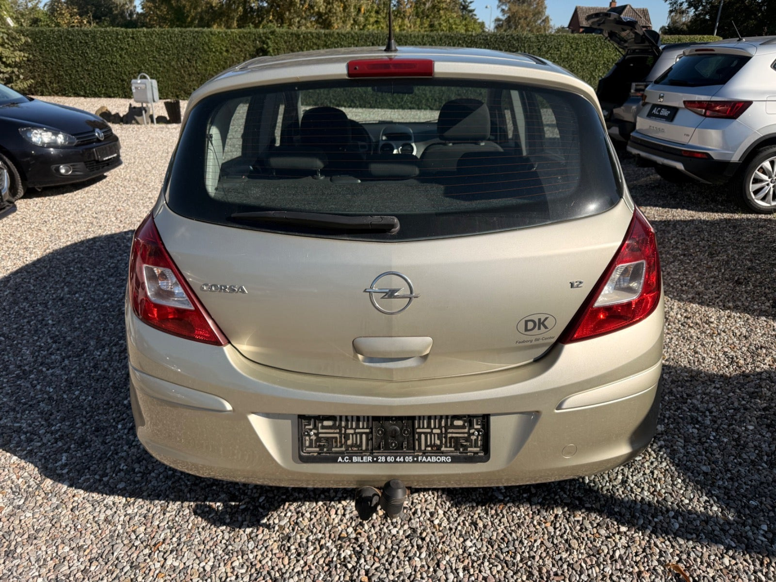 Orange Opel Corsa fra 2008