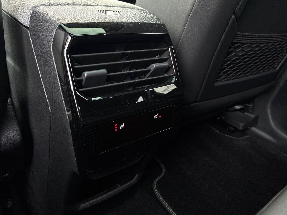 Sort Peugeot e-3008 fra 2025