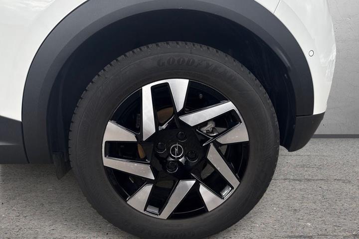 Hvid Opel Mokka-e fra 2021