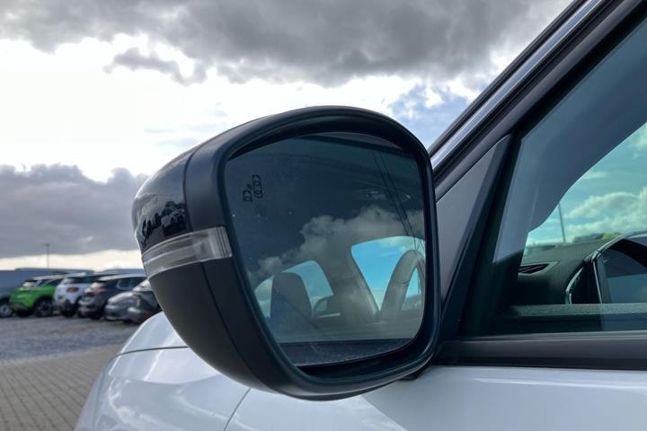 Hvid Opel Mokka-e fra 2021