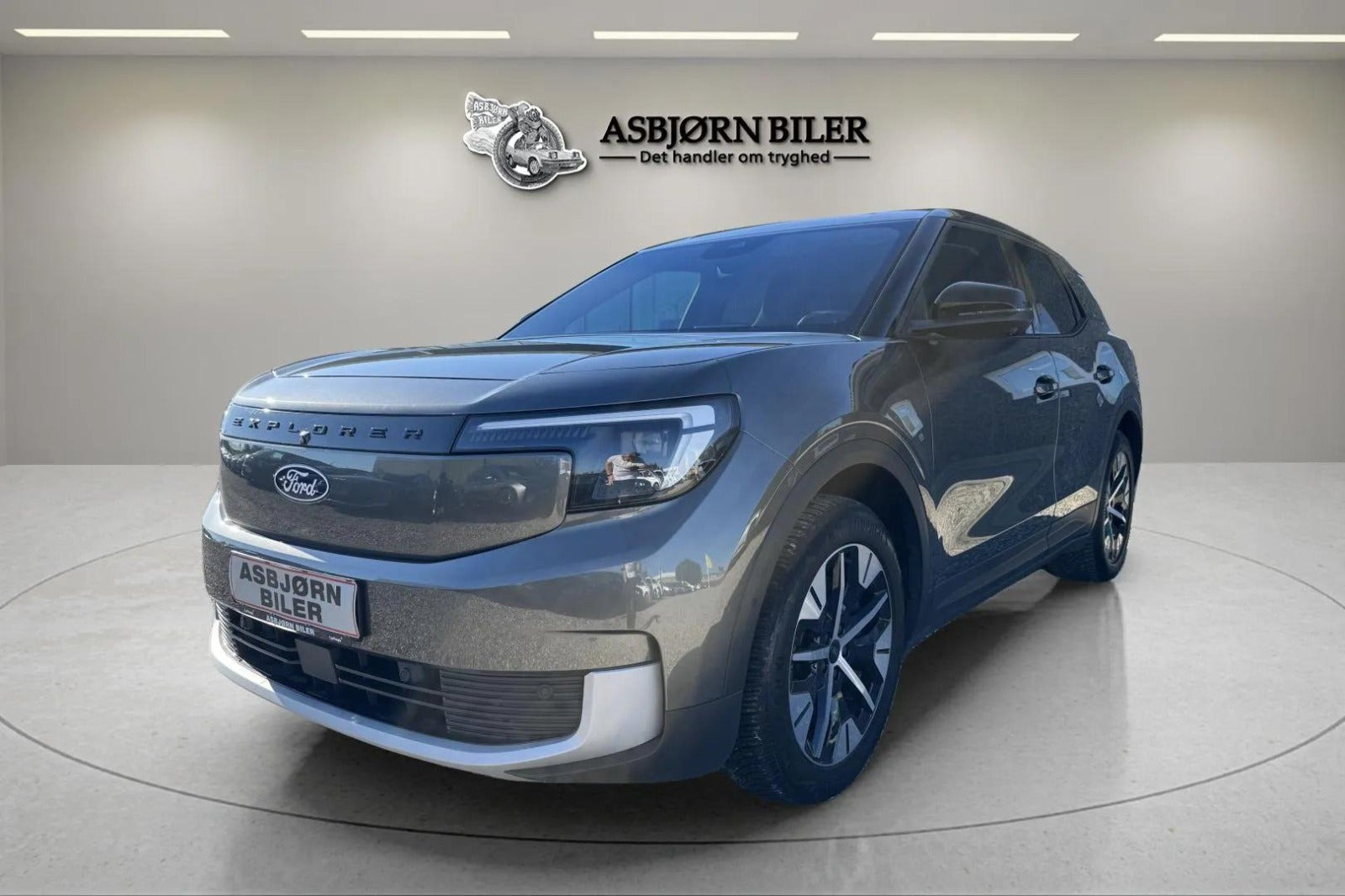 Ford Explorer 77 Premium Extended Range