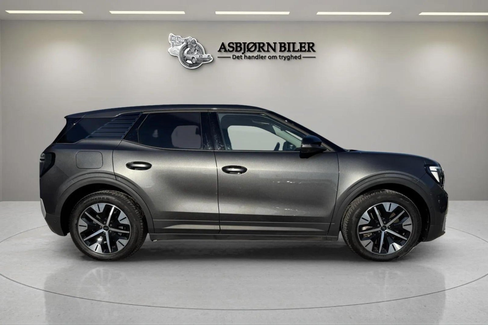 Grå Ford Explorer fra 2025
