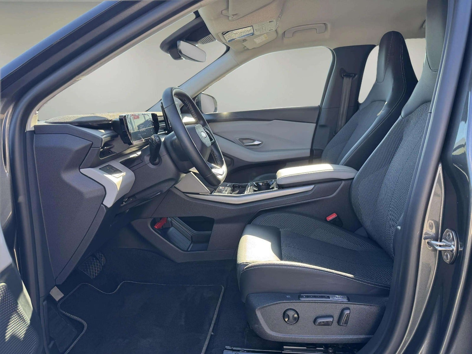 Grå Ford Explorer fra 2025