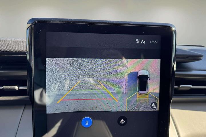 Grå Ford Explorer fra 2025
