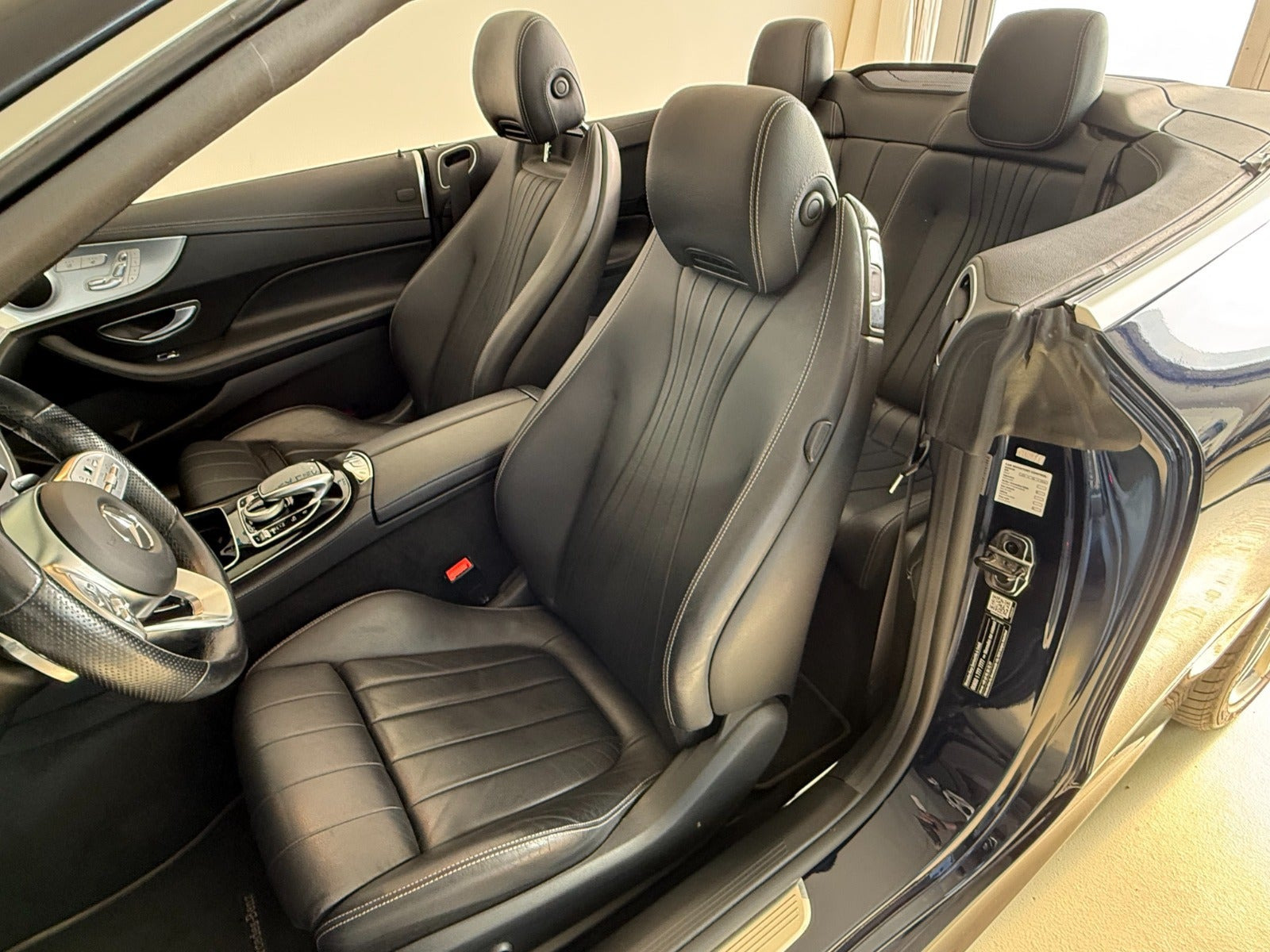 Blå Mercedes E450 fra 2020