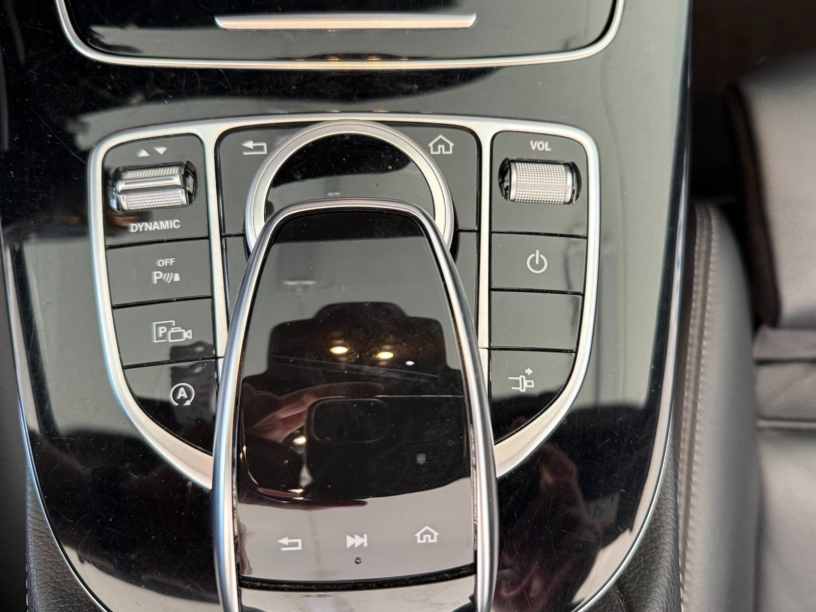 Blå Mercedes E450 fra 2020
