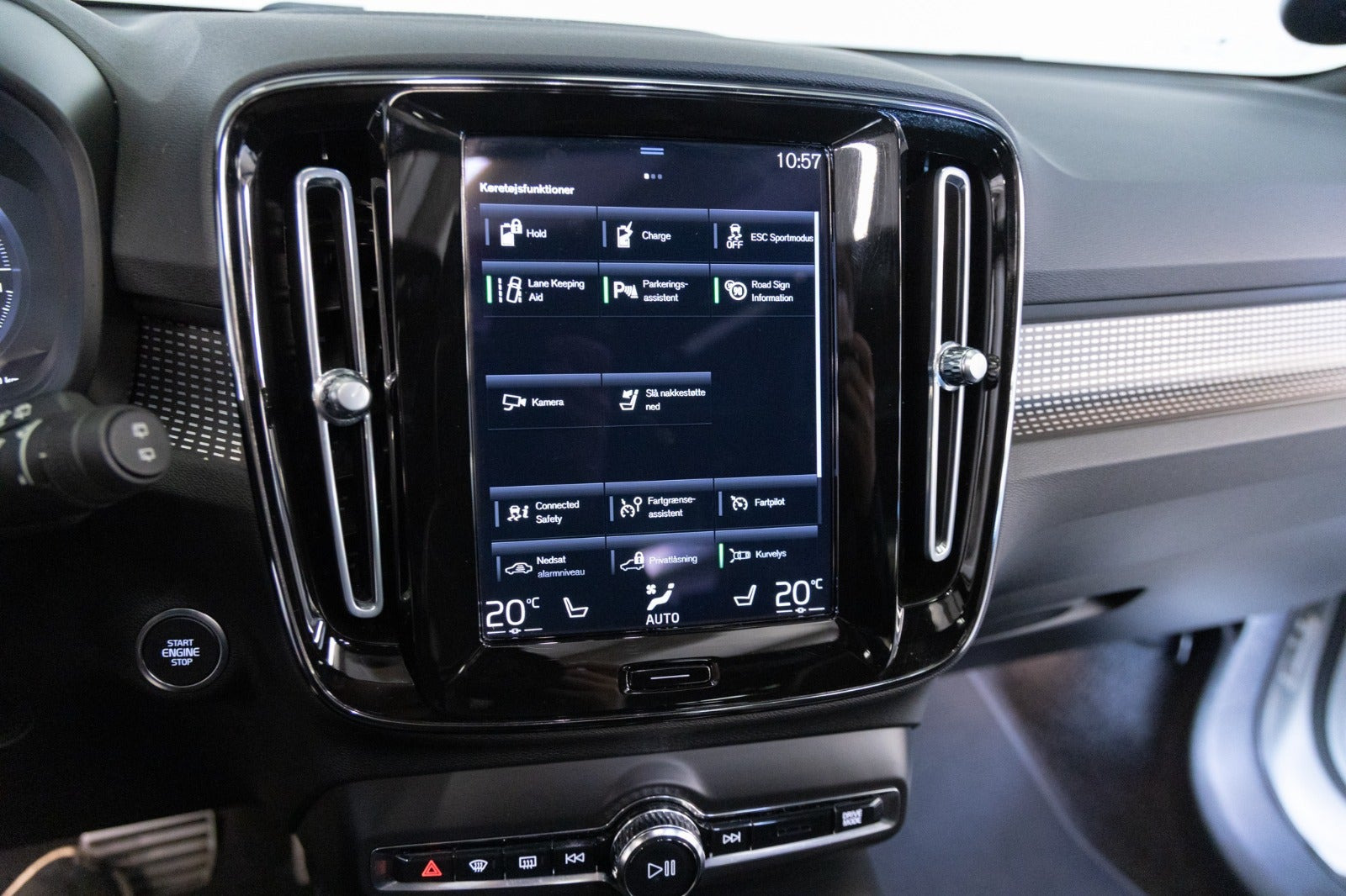 Hvid Volvo XC40 fra 2022