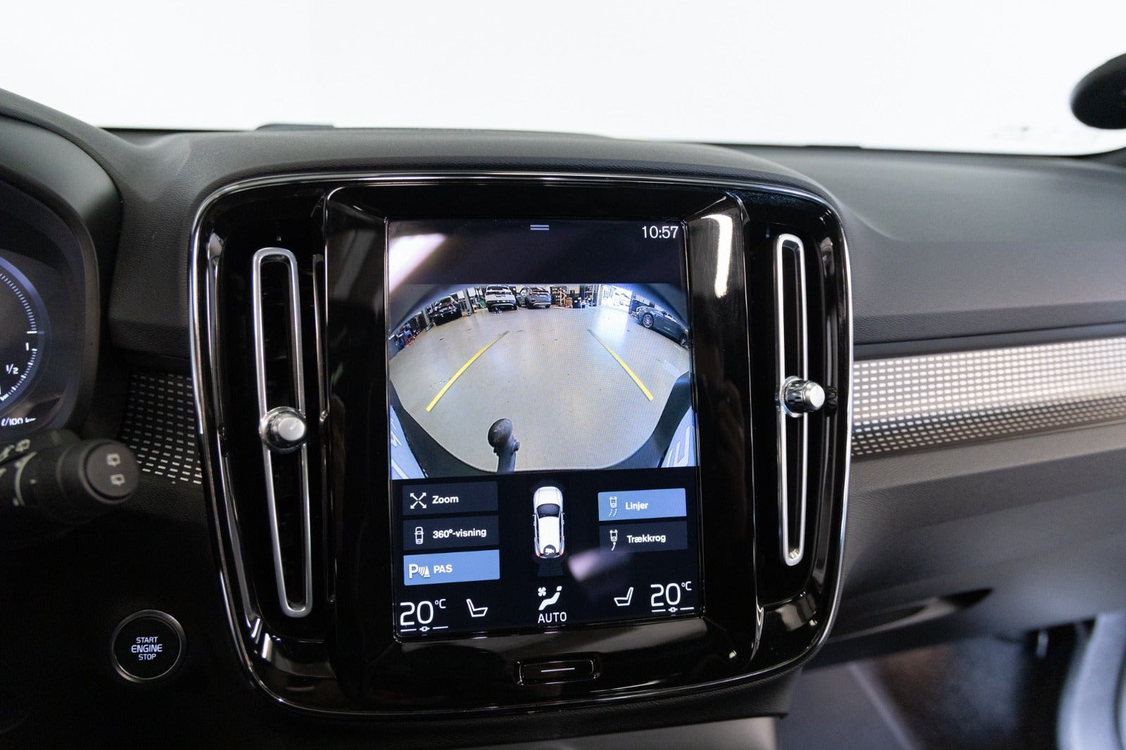 Hvid Volvo XC40 fra 2022