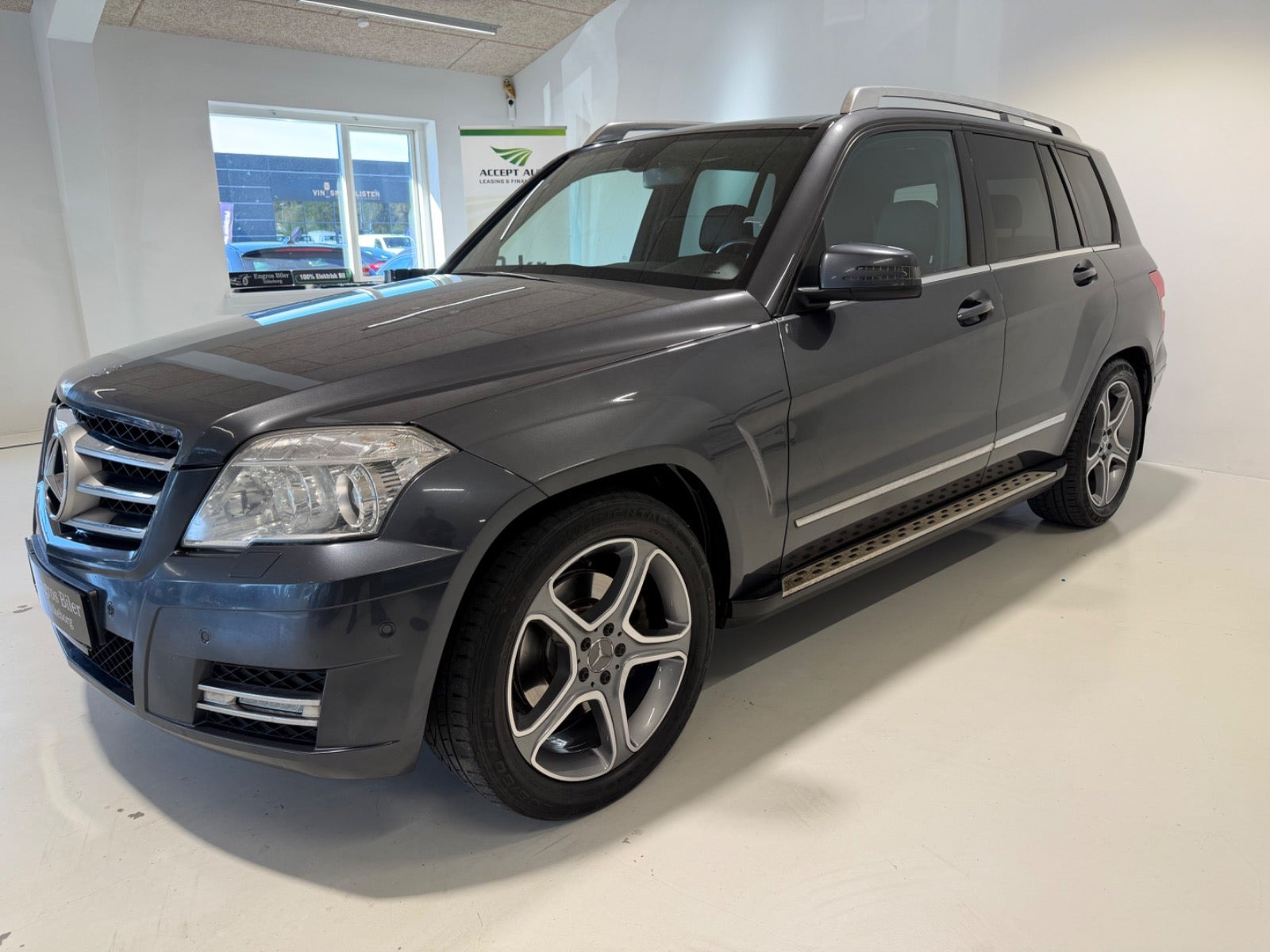 Grå Mercedes GLK350 fra 2010
