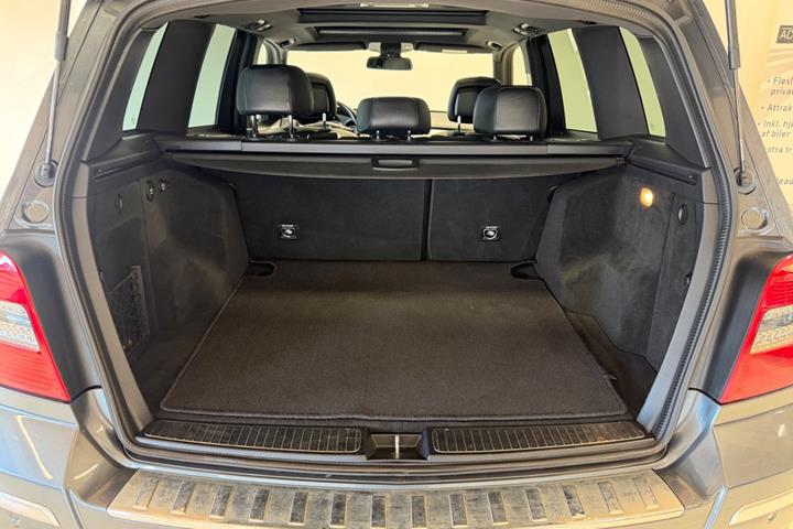 Grå Mercedes GLK350 fra 2010