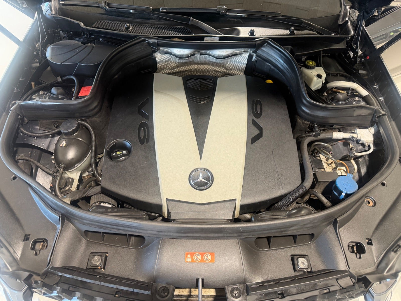 Grå Mercedes GLK350 fra 2010