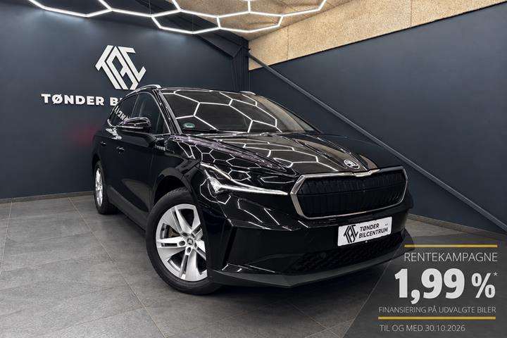 Sort Skoda Enyaq fra 2022 set udefra
