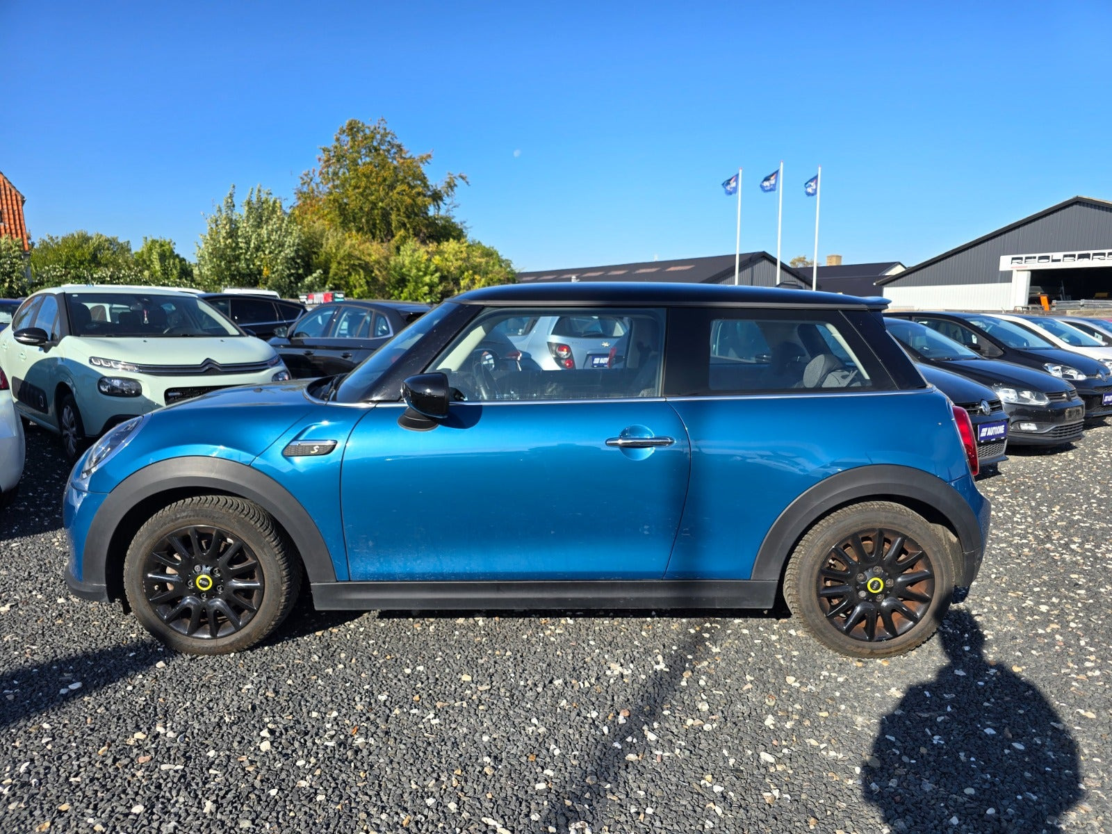 Blå Mini Cooper SE fra 2022