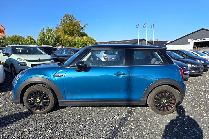 Blå Mini Cooper SE fra 2022