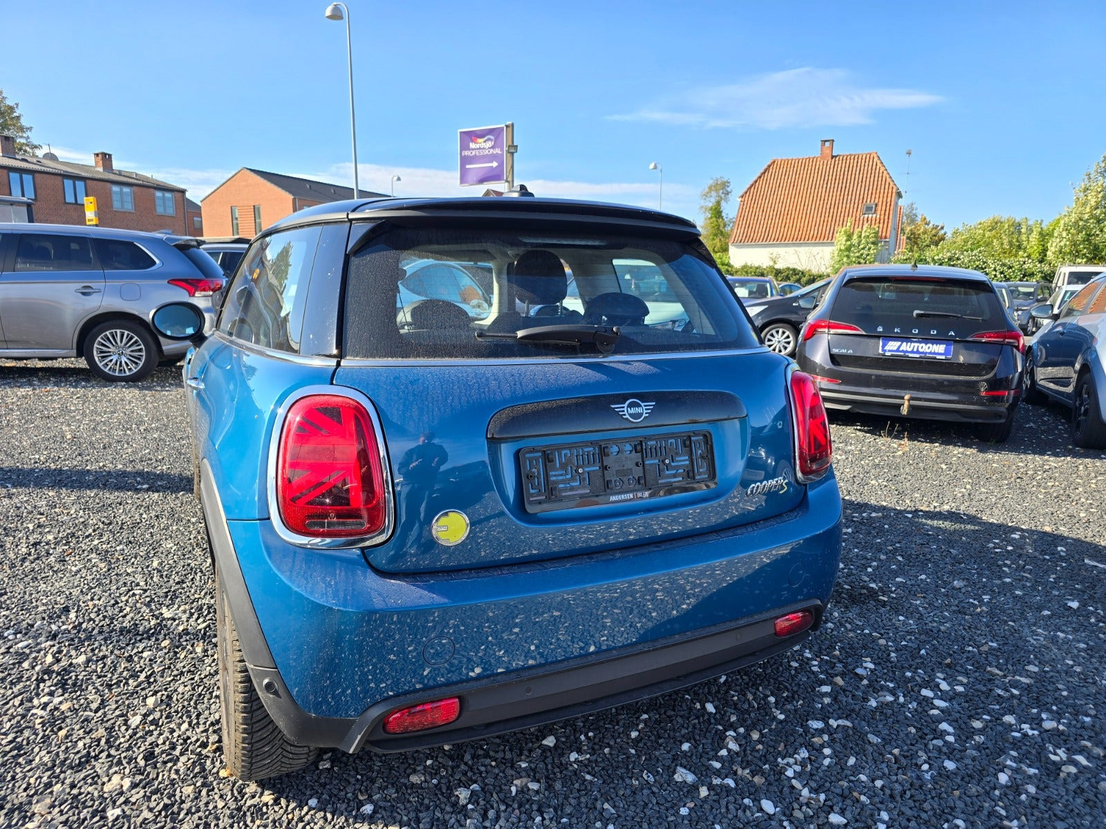 Blå Mini Cooper SE fra 2022