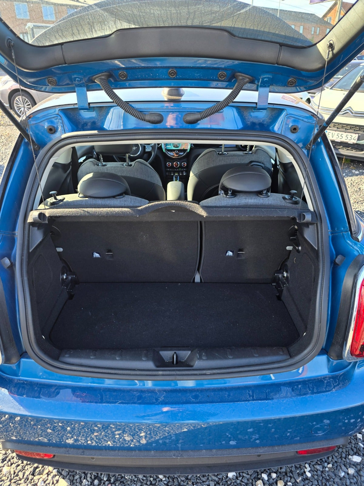 Blå Mini Cooper SE fra 2022