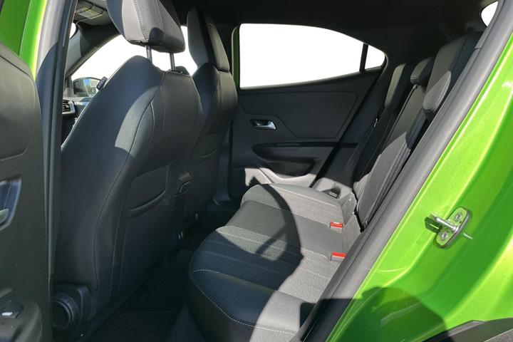 Grøn Opel Mokka-e fra 2025