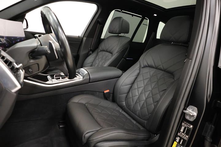 Sort BMW X5 fra 2023