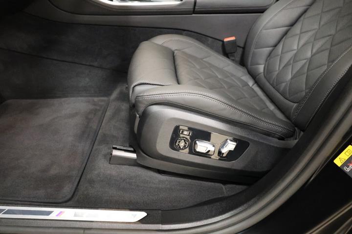 Sort BMW X5 fra 2023