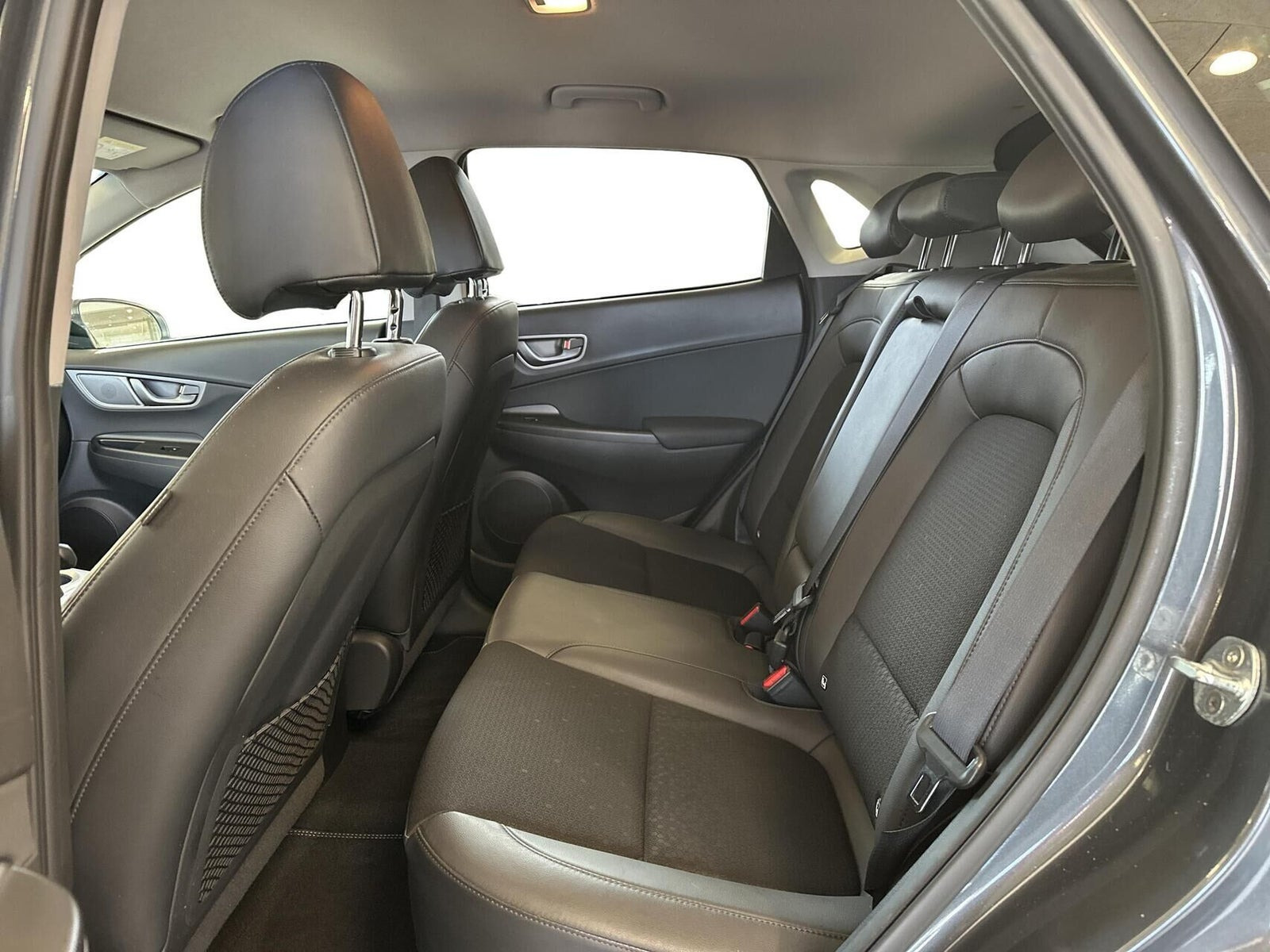 Grå Hyundai Kona fra 2020