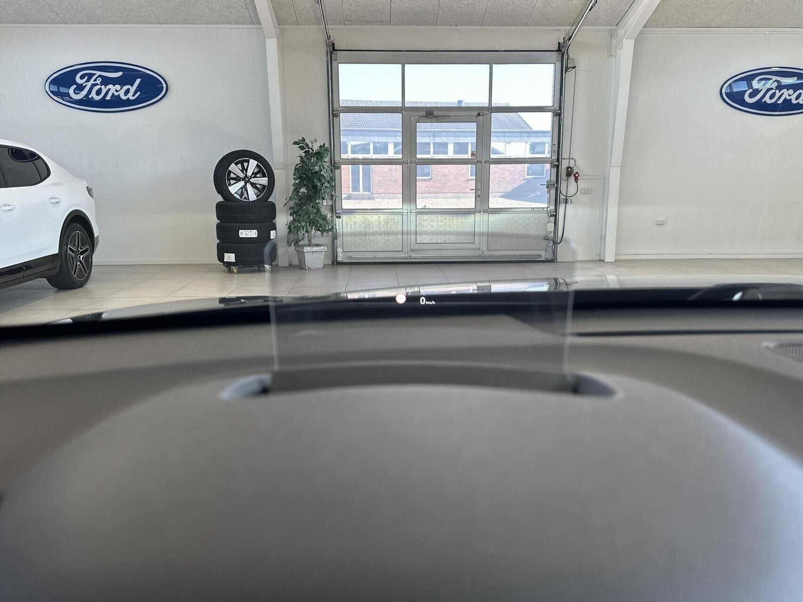 Grå Hyundai Kona fra 2020