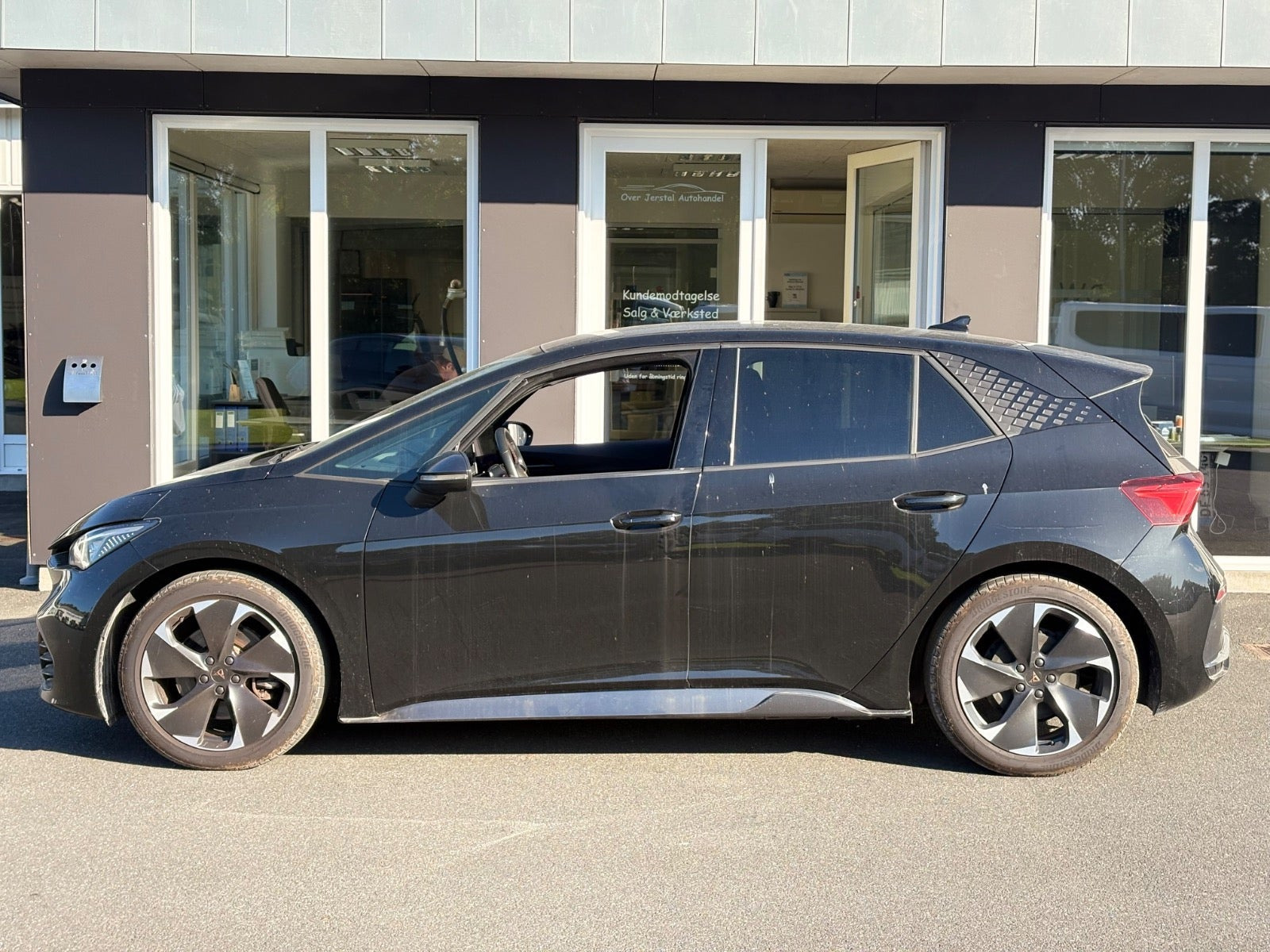 Sort Cupra Born fra 2024