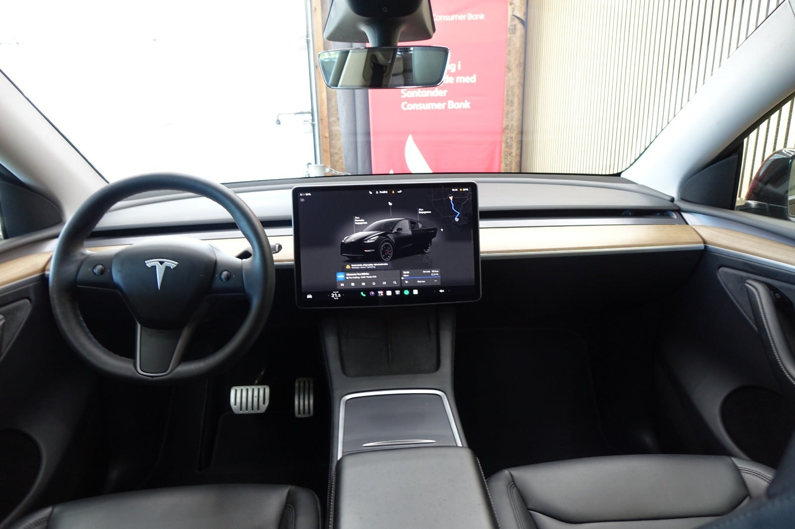 Sort Tesla Model Y fra 2022
