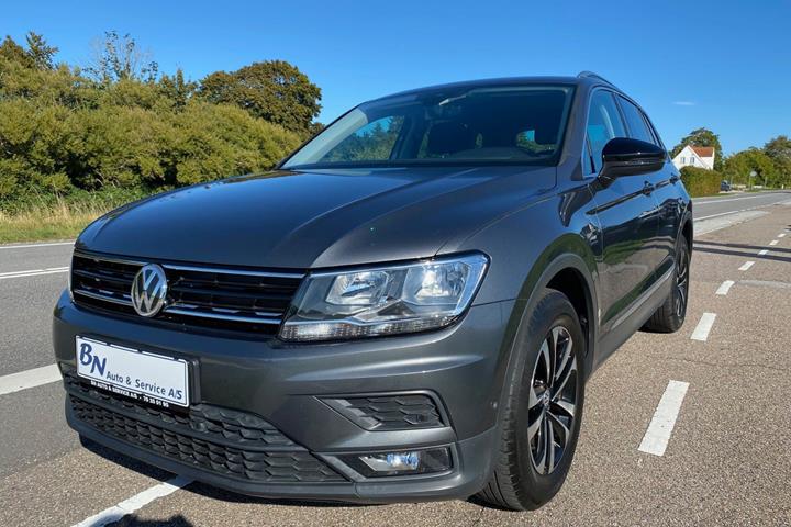 Grå VW Tiguan fra 2019